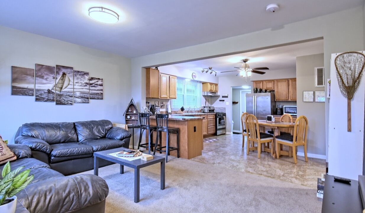 Photo of Livingroom in Village of Lakewood