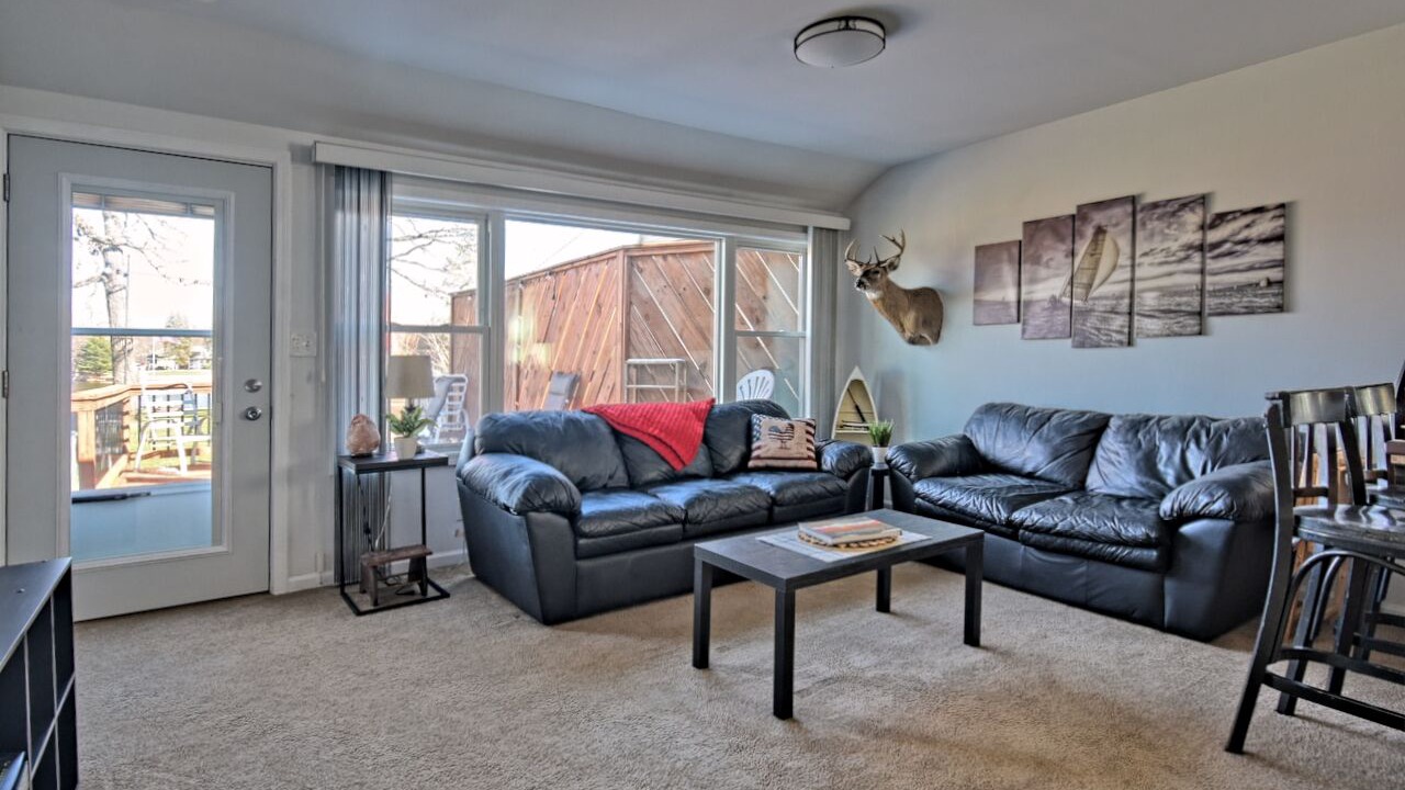 Photo of Livingroom in Village of Lakewood