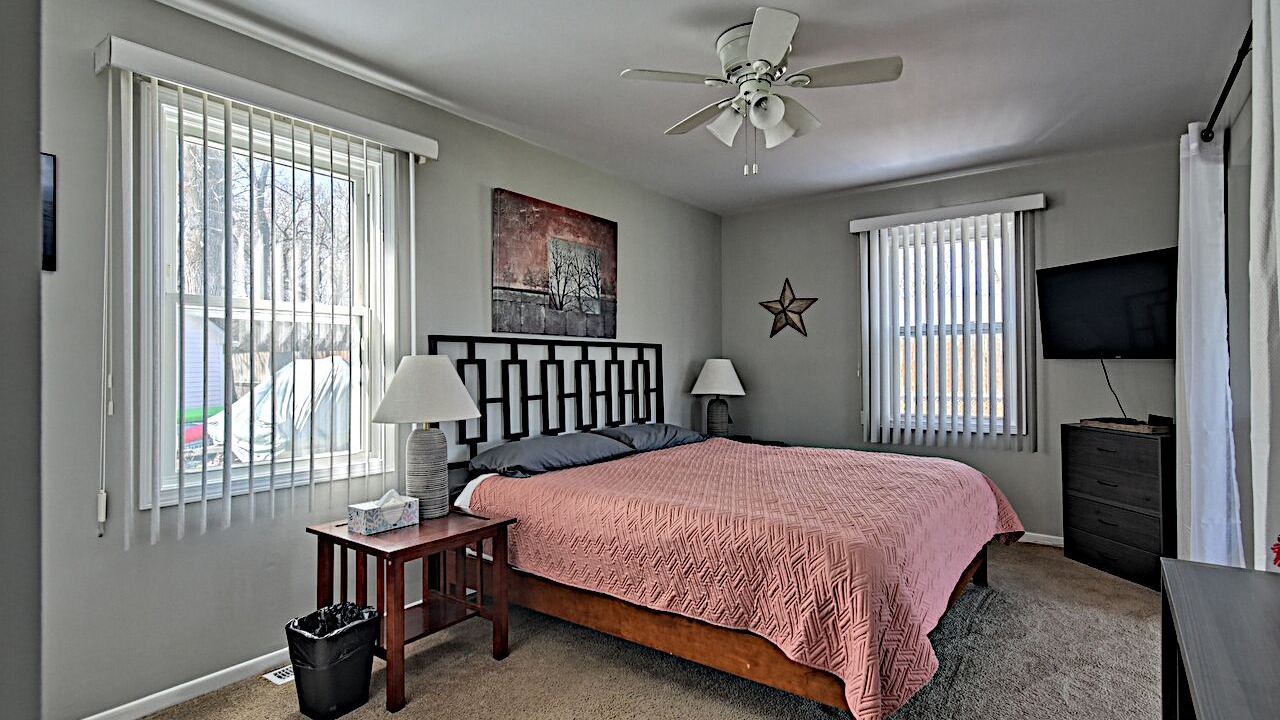 Photo of Bedroom in Village of Lakewood