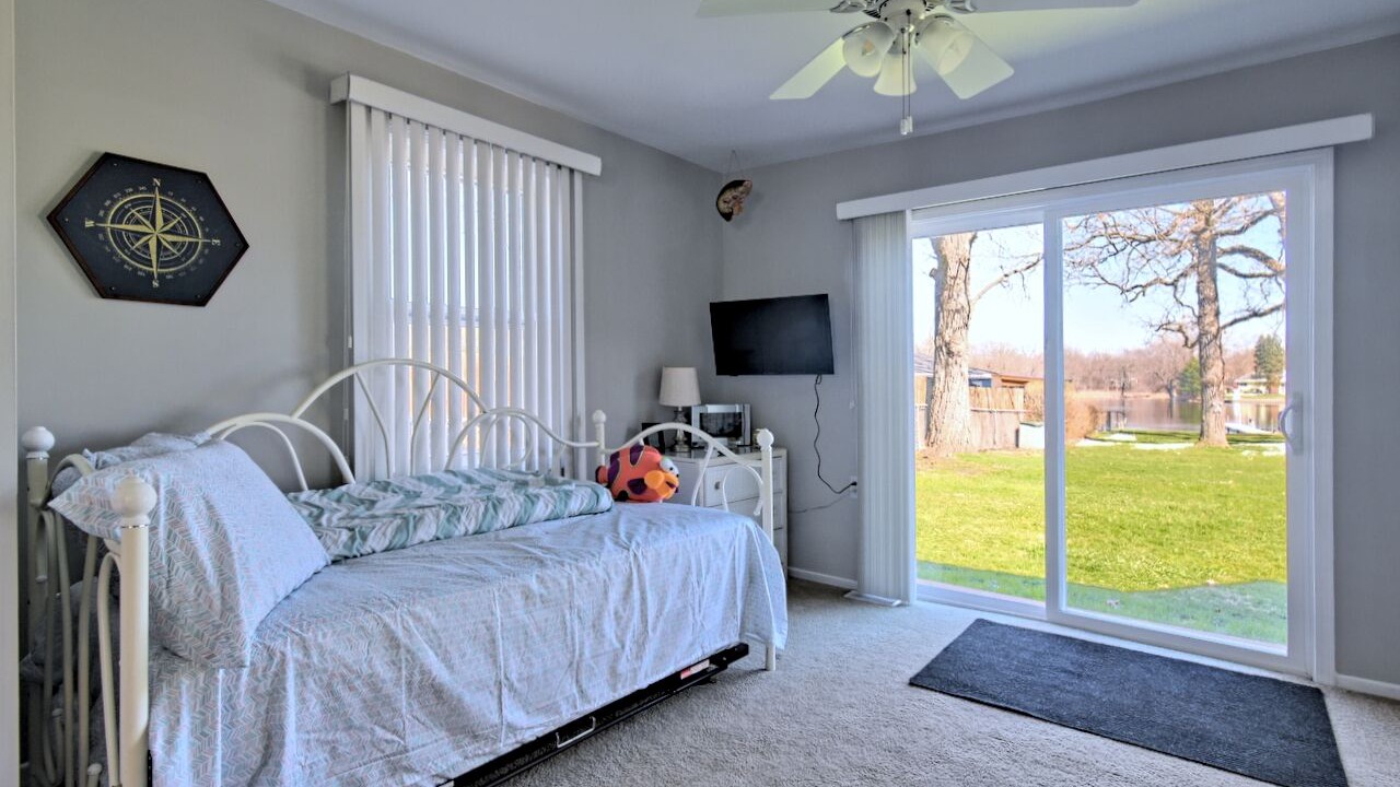 Photo of Bedroom in Village of Lakewood