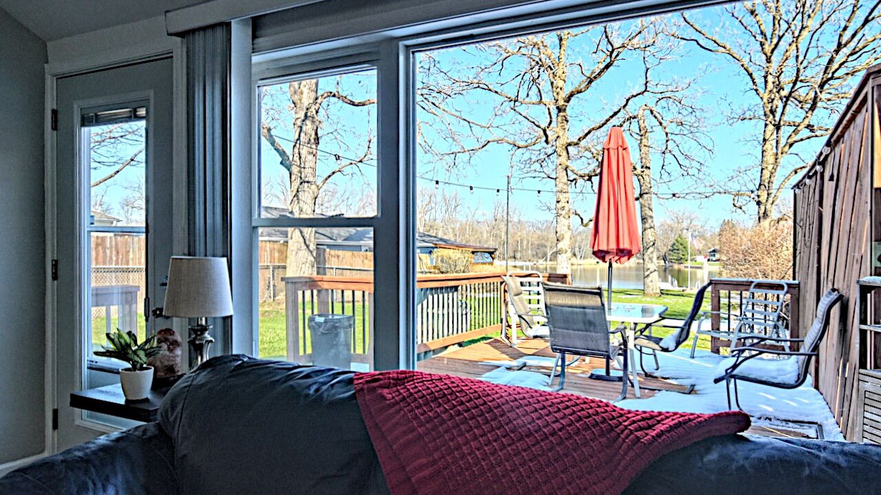 Photo of Livingroom in Village of Lakewood