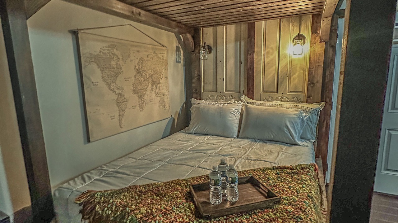 Photo of Bedroom in Carlinville