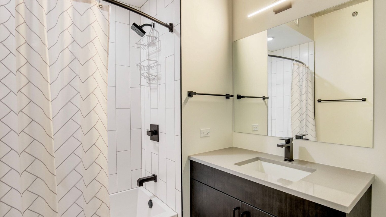 Photo of Bathroom in River North