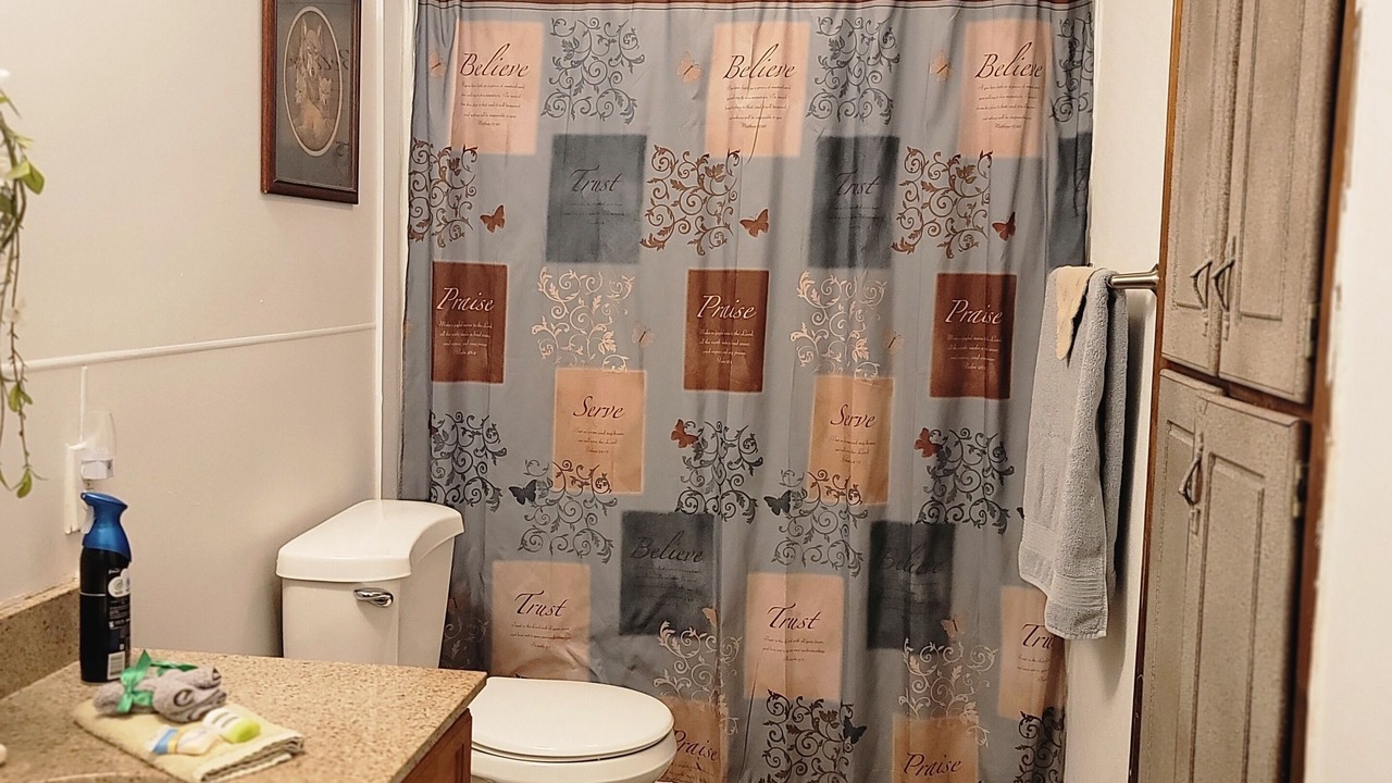 Photo of Bathroom in Johnston City