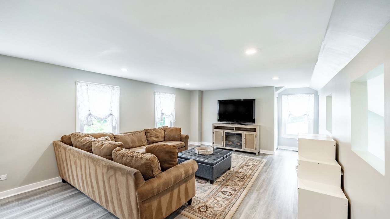 Photo of Livingroom in Hoffman Estates