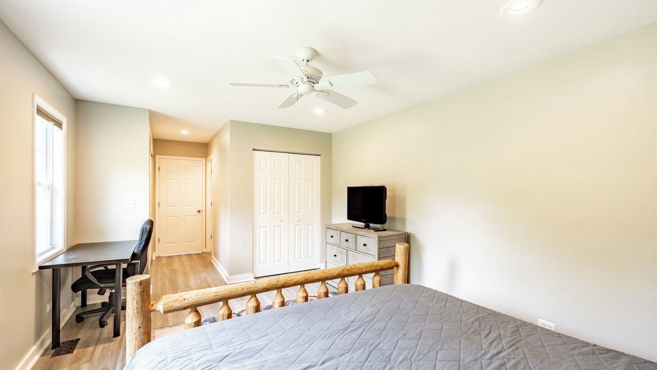 Photo of Bedroom in Hoffman Estates