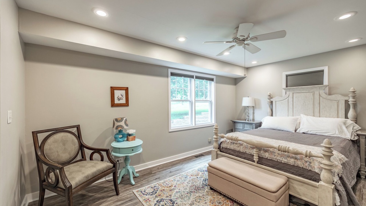 Photo of Bedroom in Hoffman Estates