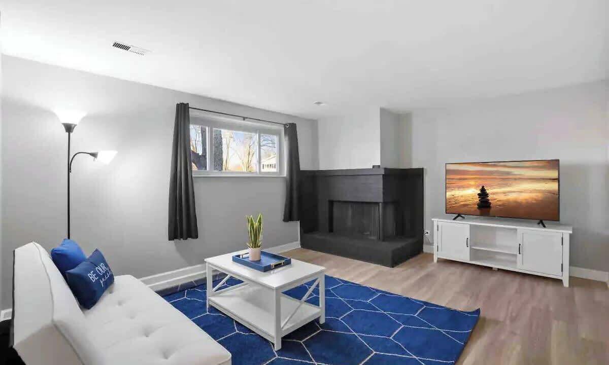 Photo of Livingroom in Fox Valley