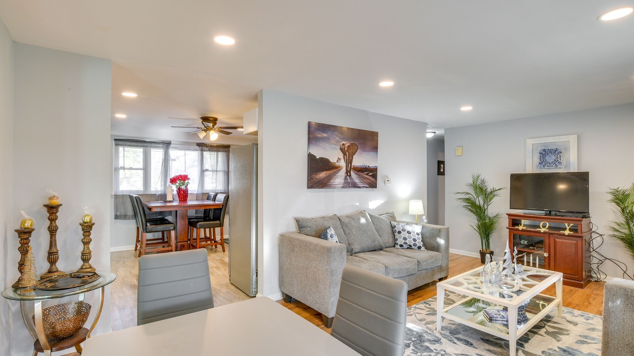Photo of Livingroom in Country Club Hills