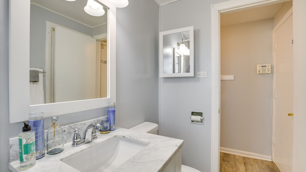 Photo of Bathroom in Country Club Hills