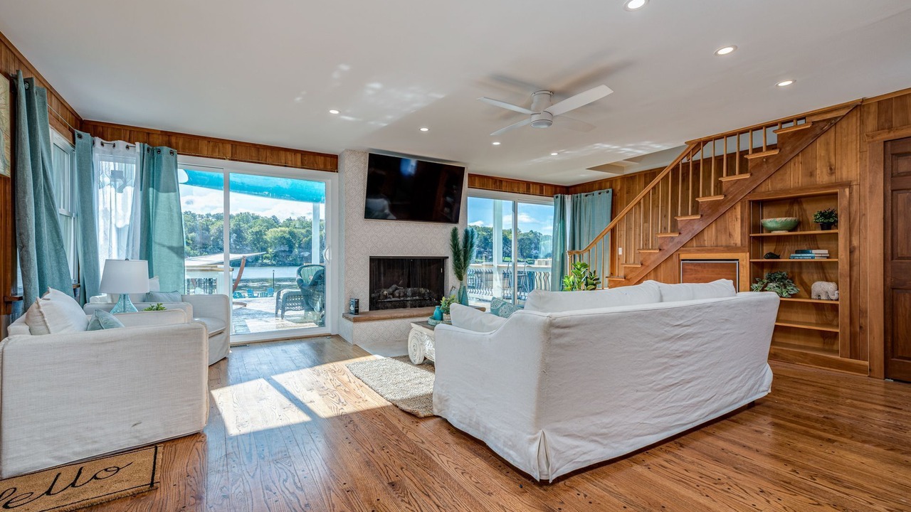 Photo of Livingroom in Algonquin