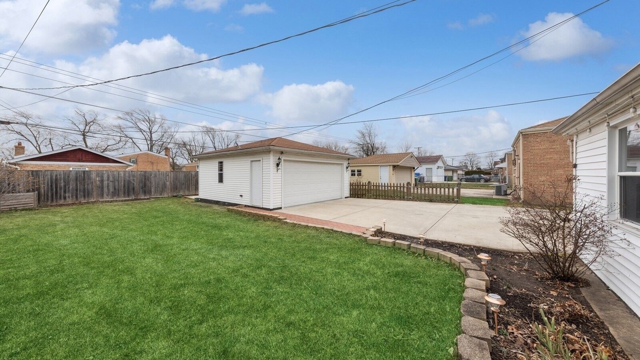 Photo of Outdoor in Oak Lawn