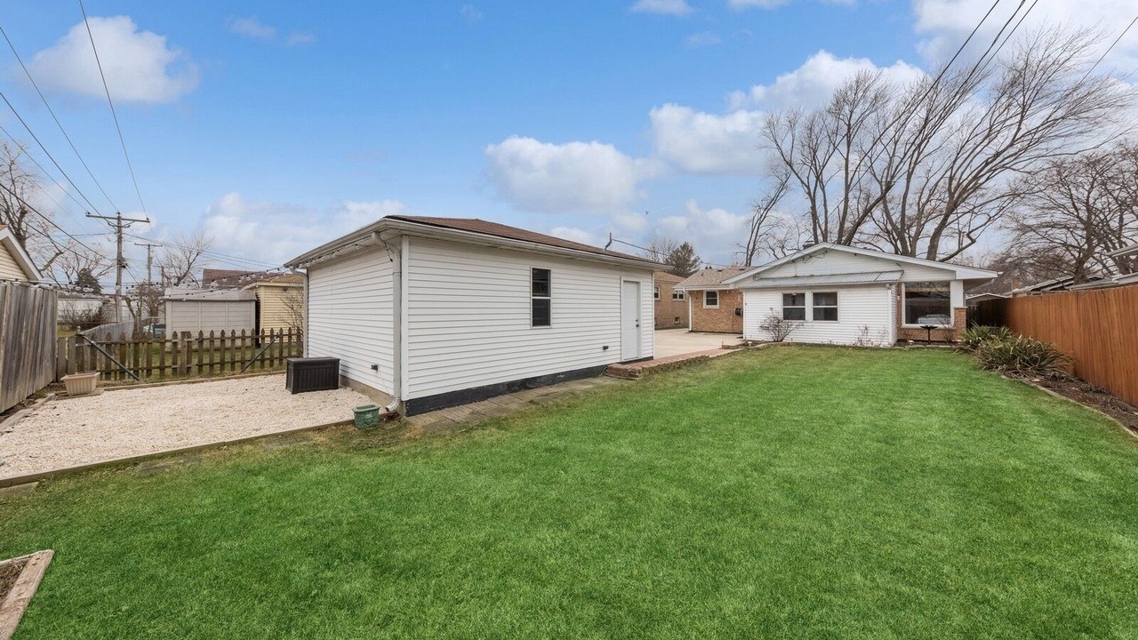Photo of Outdoor in Oak Lawn