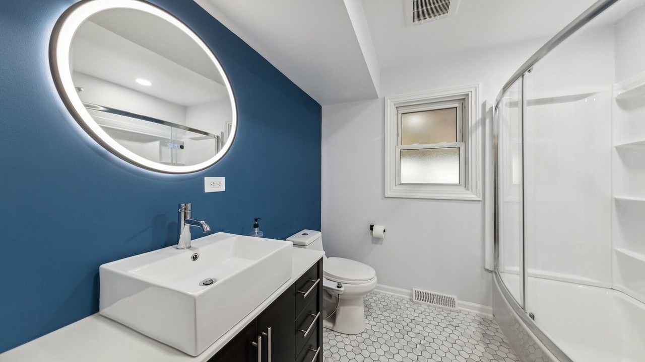 Photo of Bathroom in Oak Lawn