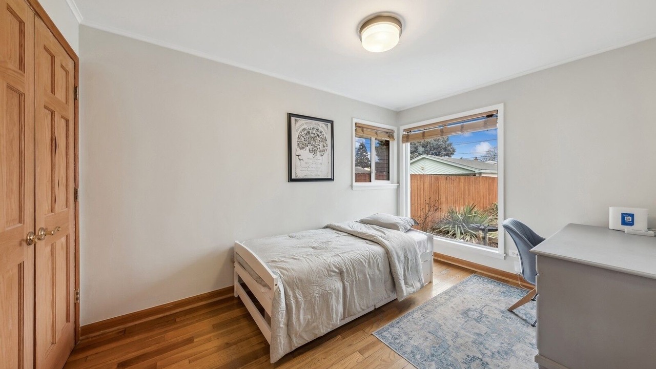 Photo of Bedroom in Oak Lawn