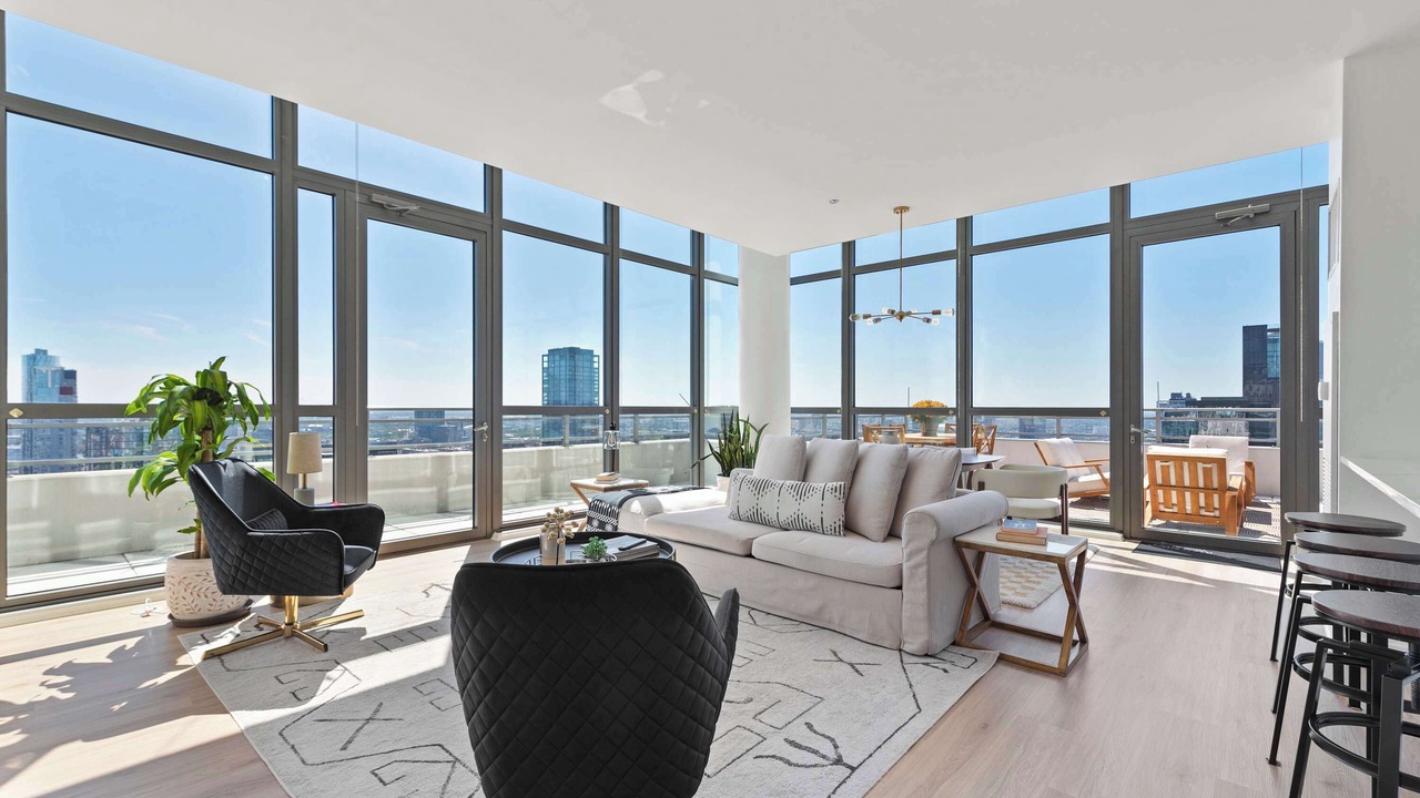 Photo of Livingroom in Downtown Chicago