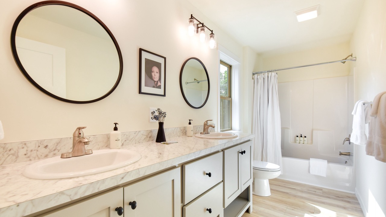 Photo of Bathroom in The Galena Territory