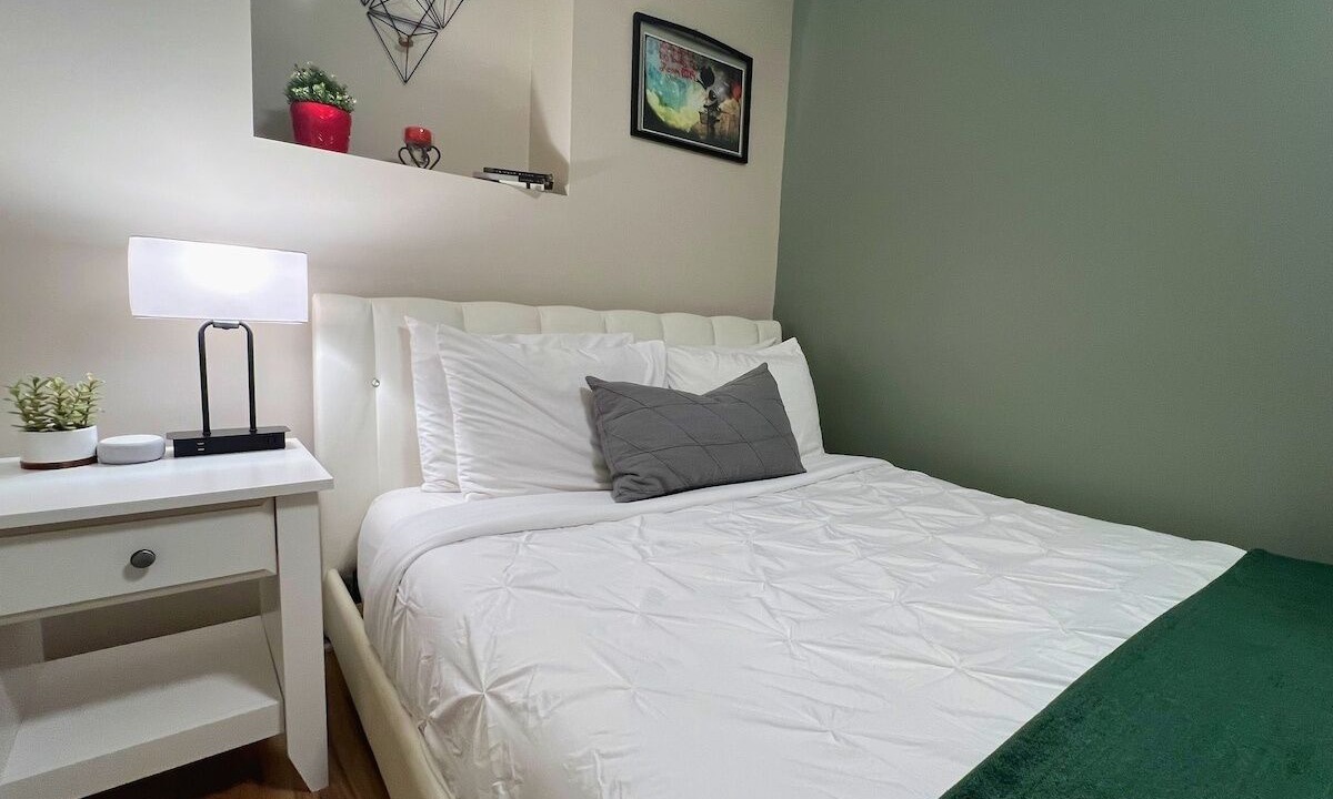 Photo of Bedroom in Near West Side