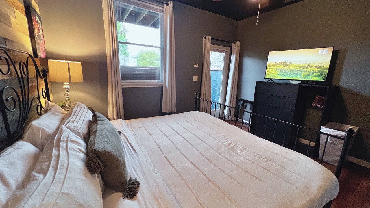 Photo of Bedroom in Near West Side