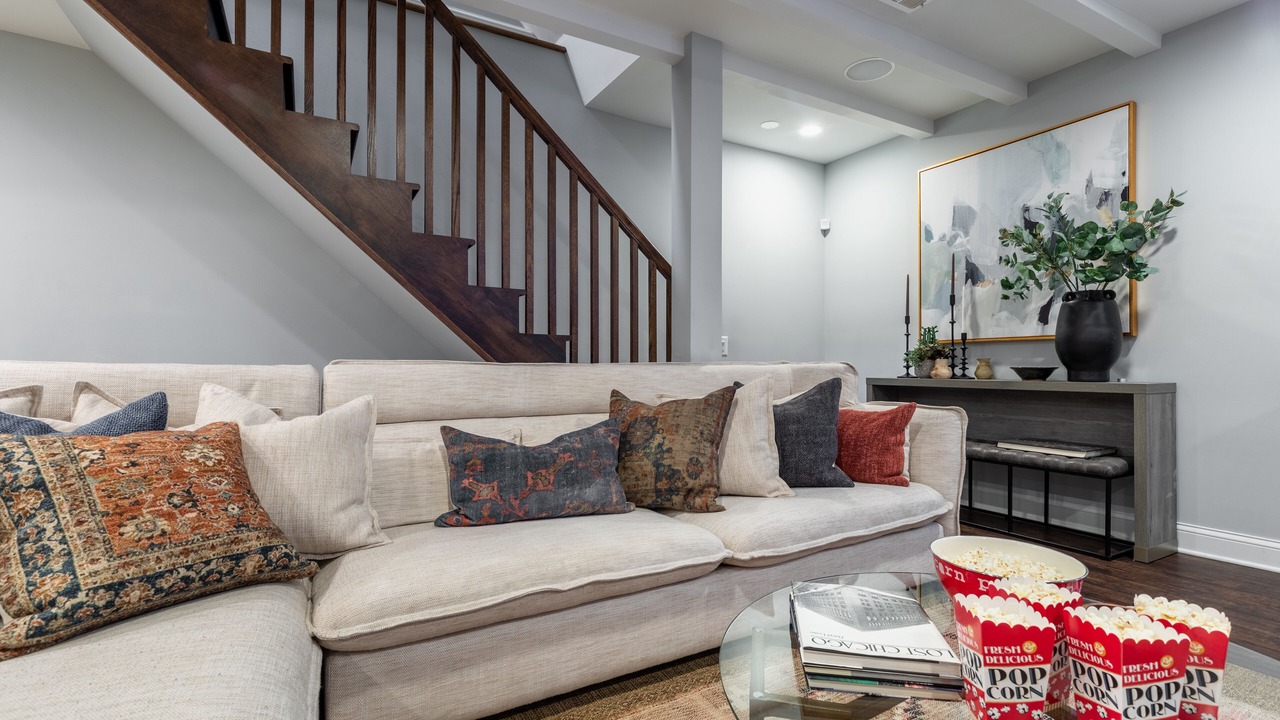 Photo of Livingroom in Near North Side