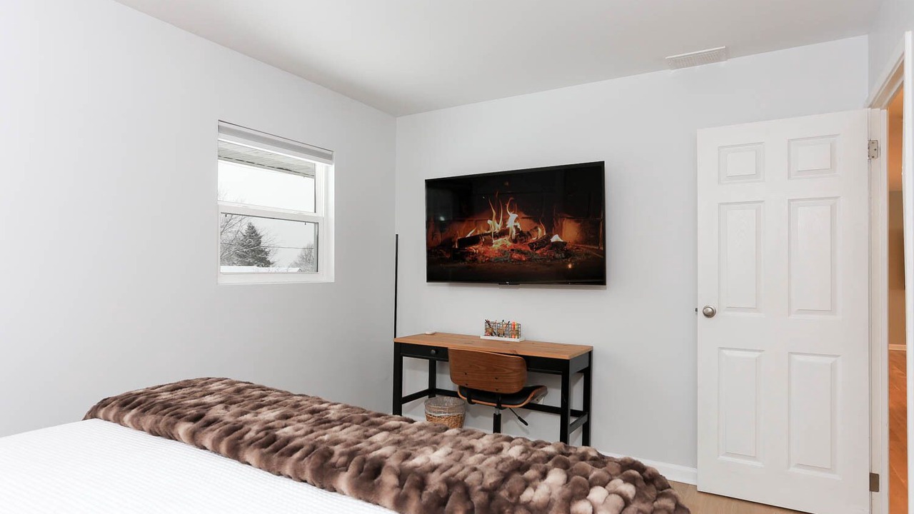 Photo of Bedroom in Romeoville