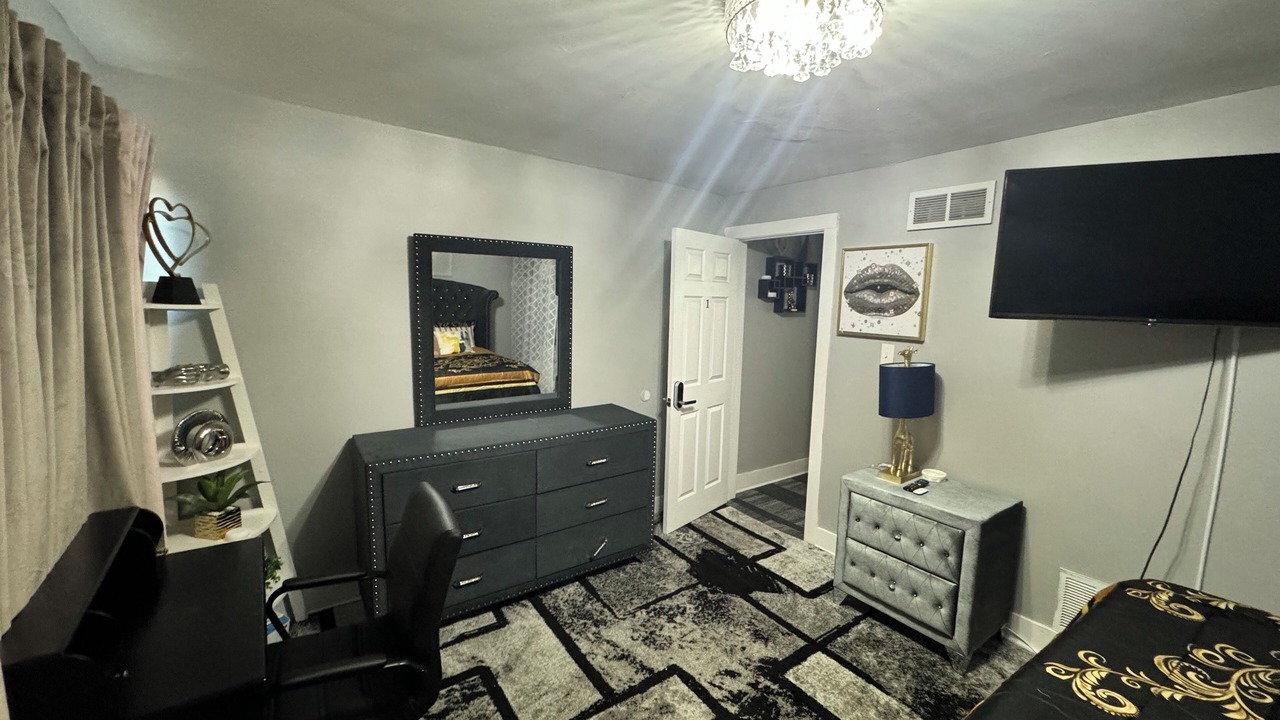 Photo of Bedroom in Bronzeville