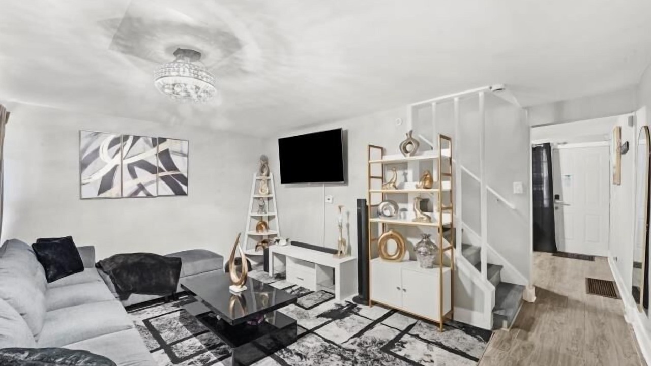 Photo of Livingroom in Bronzeville