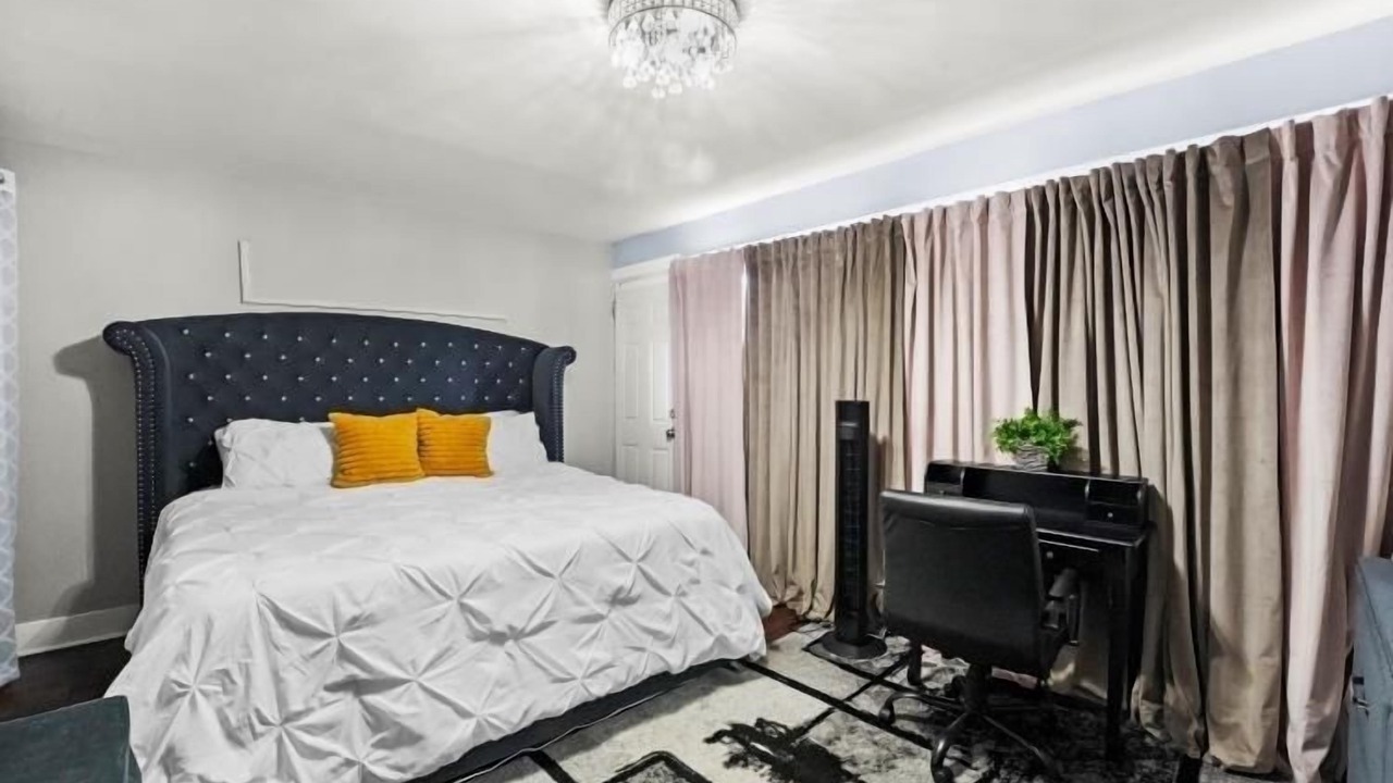 Photo of Bedroom in Bronzeville