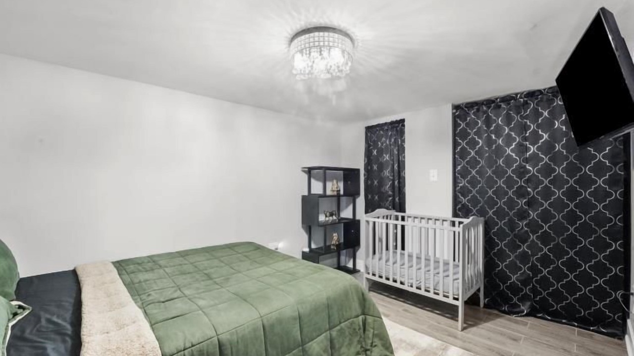 Photo of Bedroom in Bronzeville