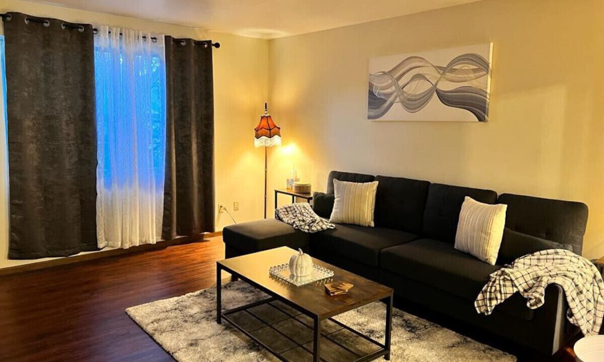 Photo of Livingroom in Orange Prairie