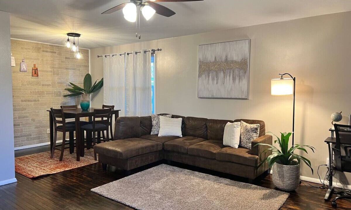 Photo of Livingroom in Orange Prairie