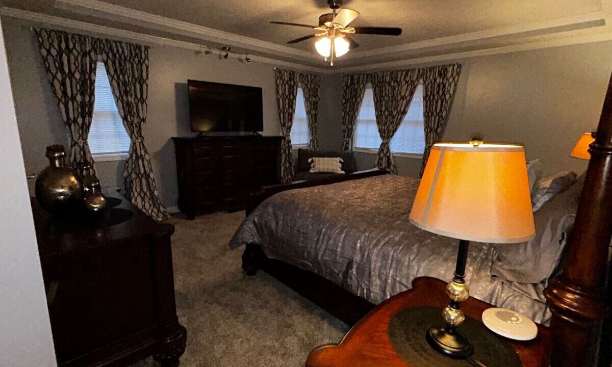 Photo of Bedroom in Carterville