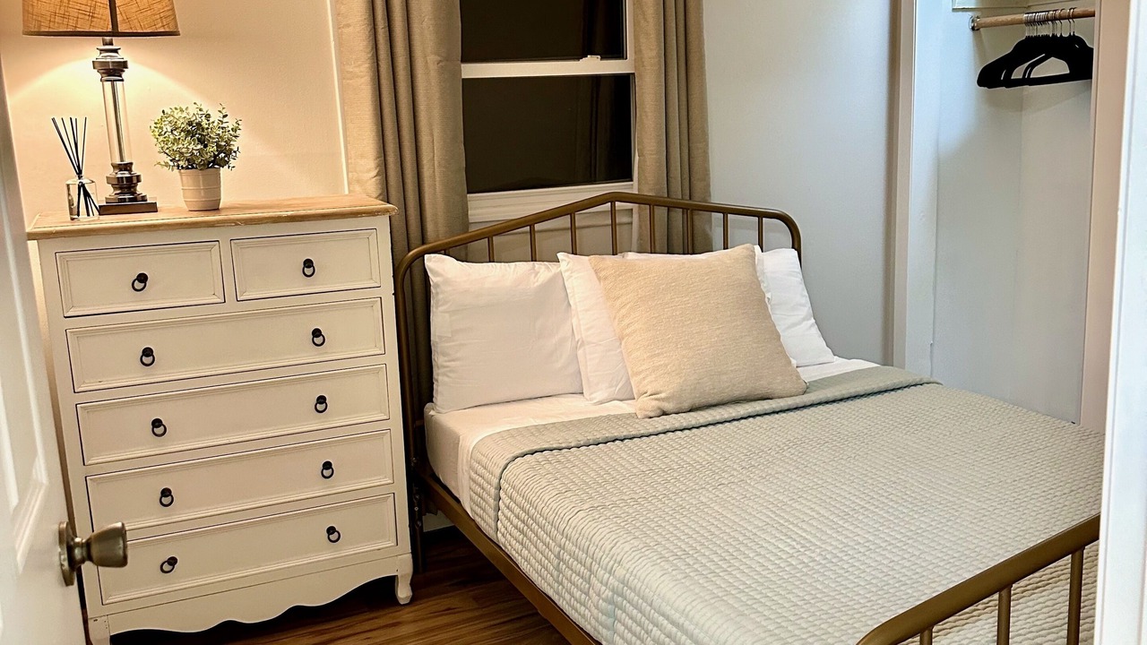 Photo of Bedroom in Forest Park