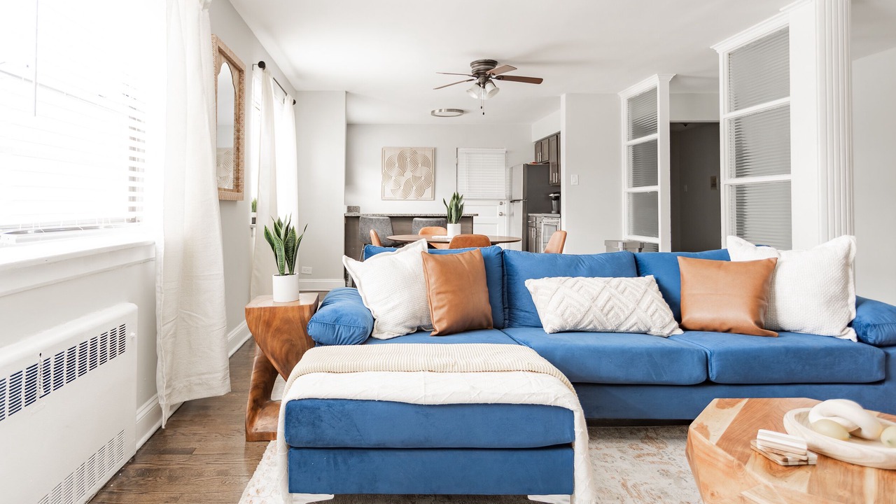 Photo of Livingroom in Rogers Park