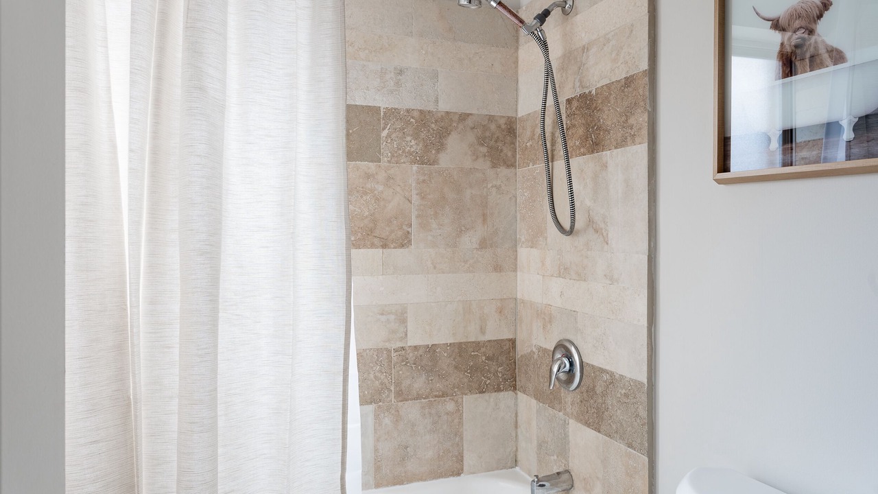 Photo of Bathroom in Rogers Park