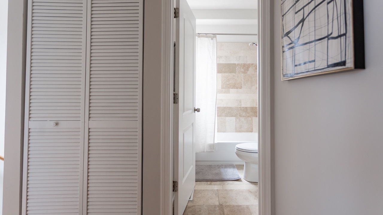 Photo of Bathroom in Rogers Park