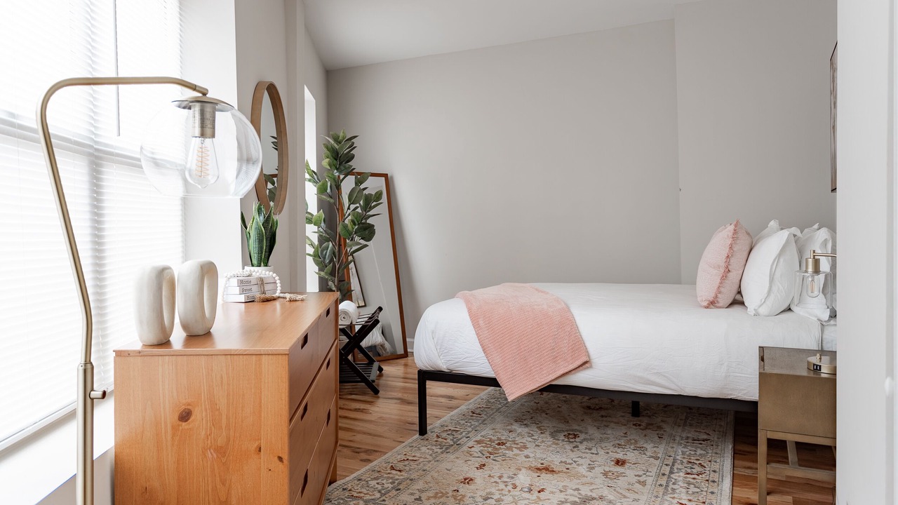 Photo of Bedroom in Rogers Park