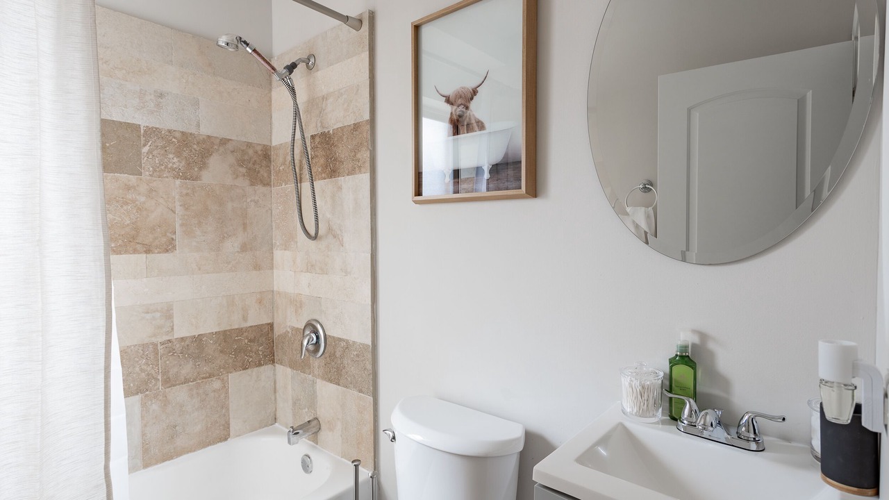 Photo of Bathroom in Rogers Park
