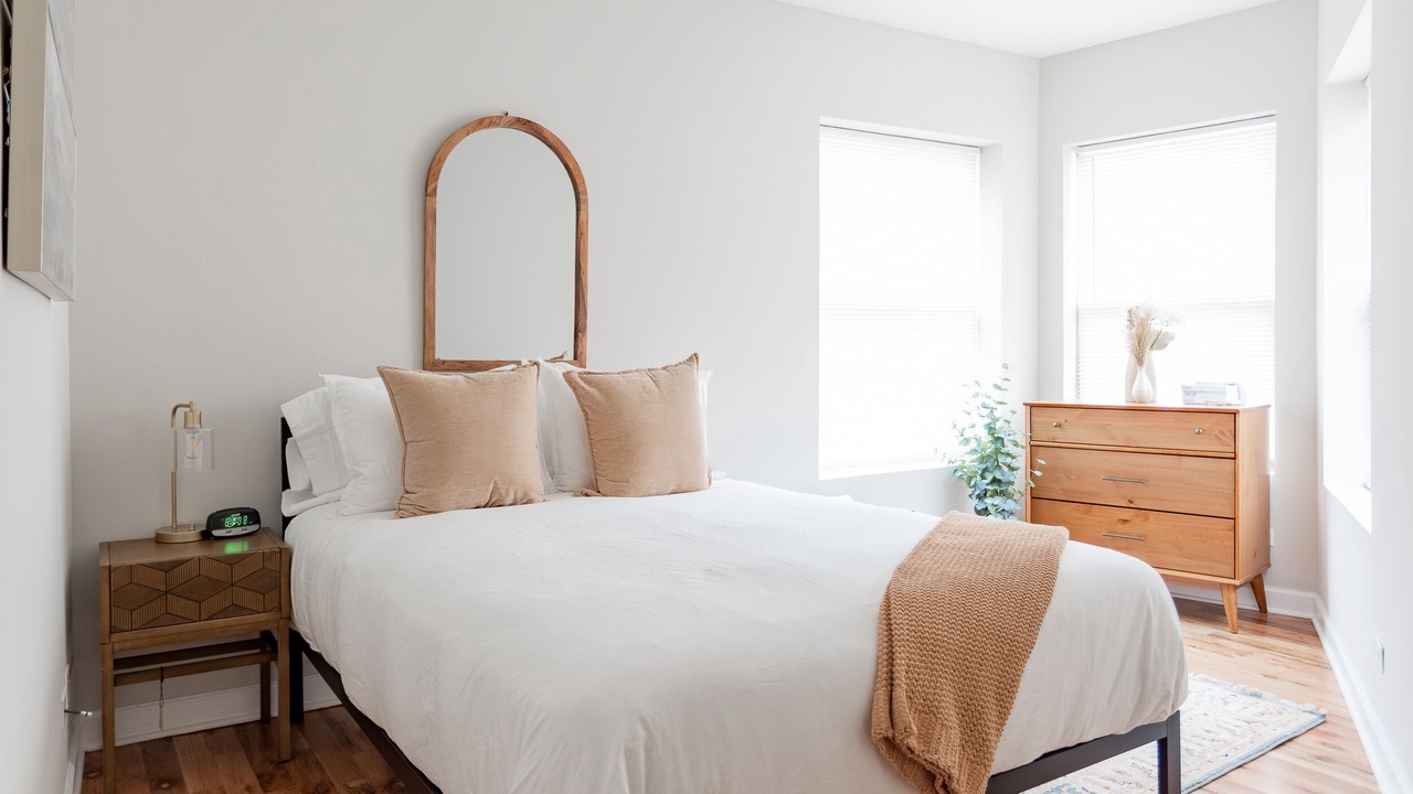 Photo of Bedroom in Rogers Park