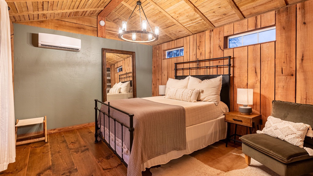 Photo of Bedroom in Sunnyland