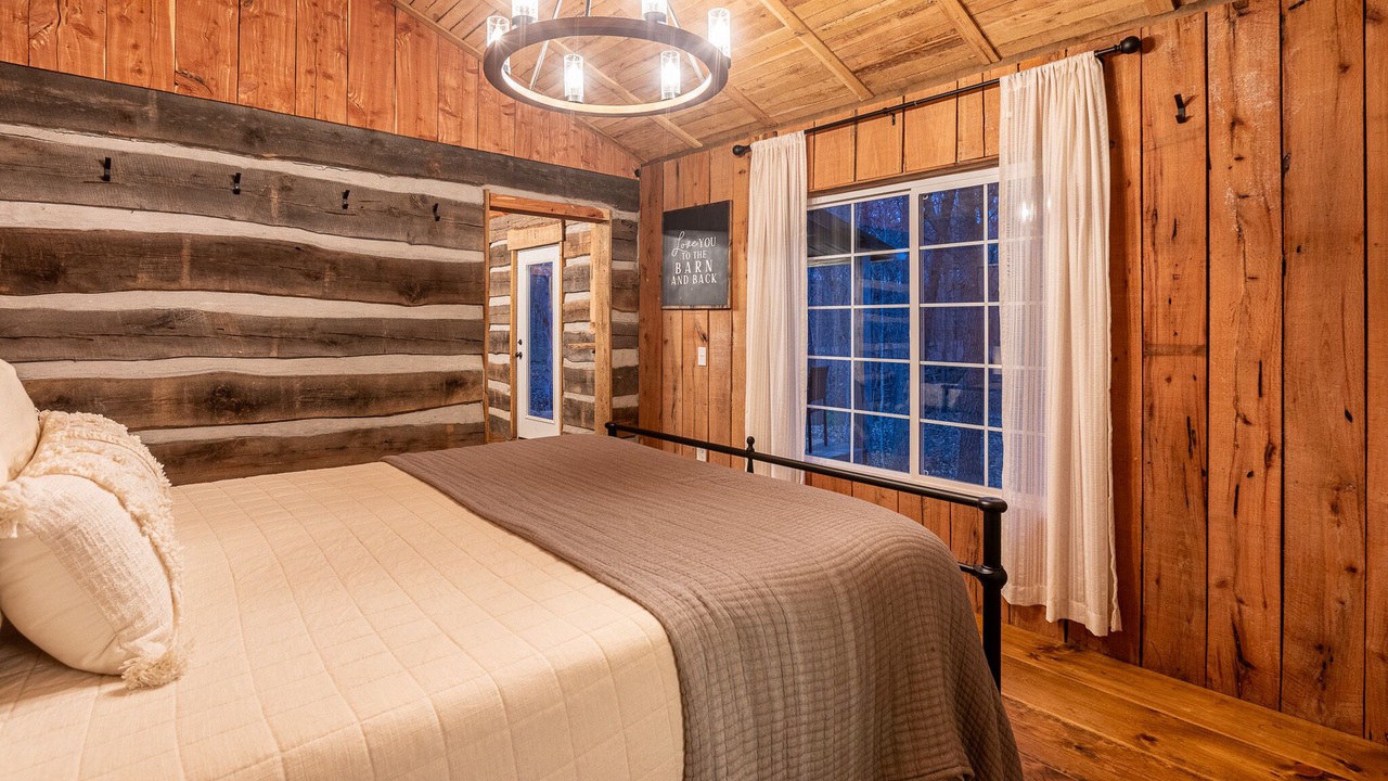 Photo of Bedroom in Sunnyland