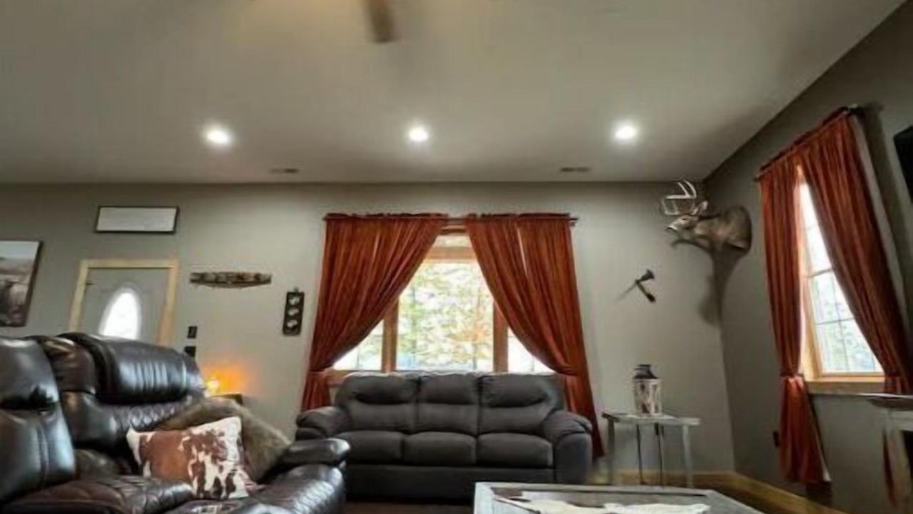 Photo of Livingroom in Ingraham