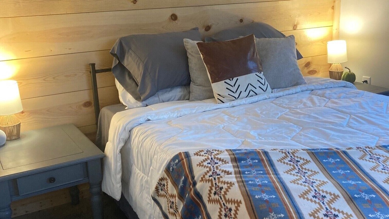 Photo of Bedroom in Johnston City