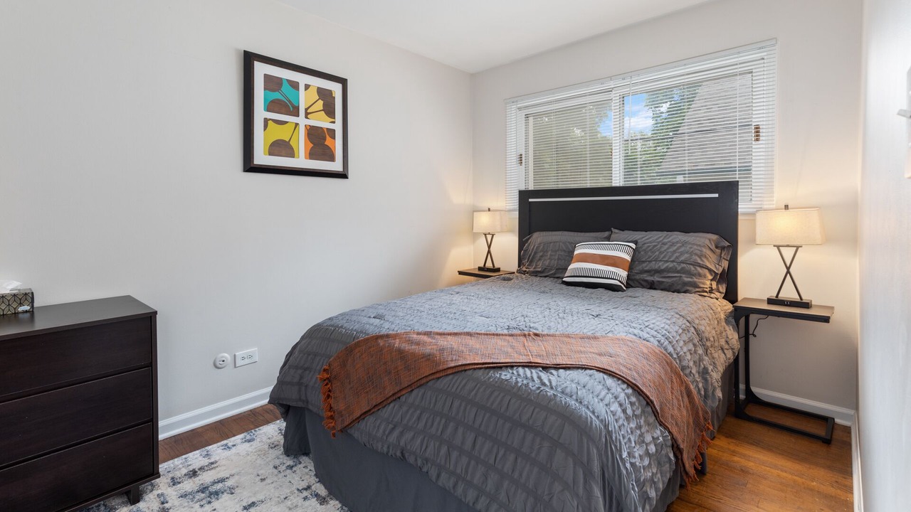 Photo of Bedroom in Lake Forest