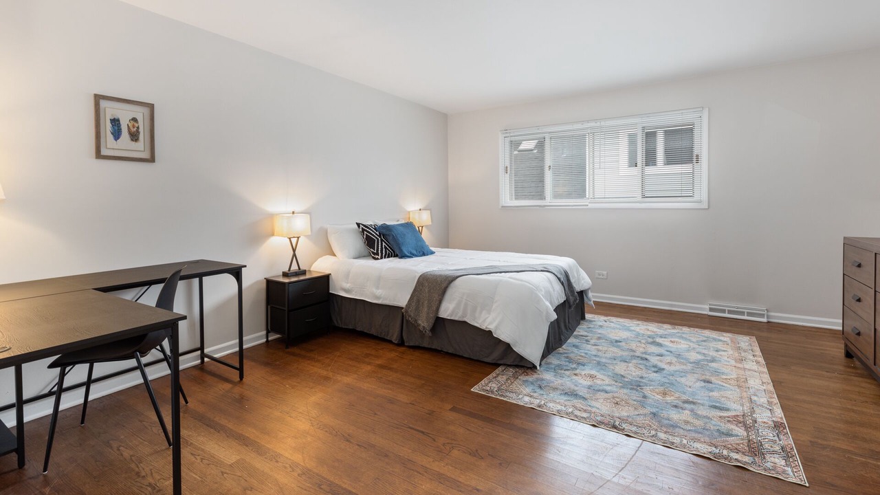 Photo of Bedroom in Lake Forest