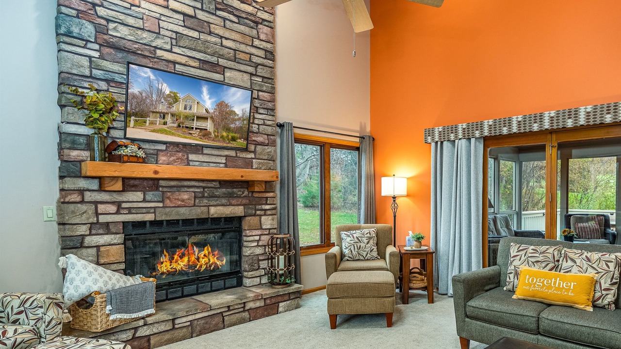 Photo of Livingroom in The Galena Territory