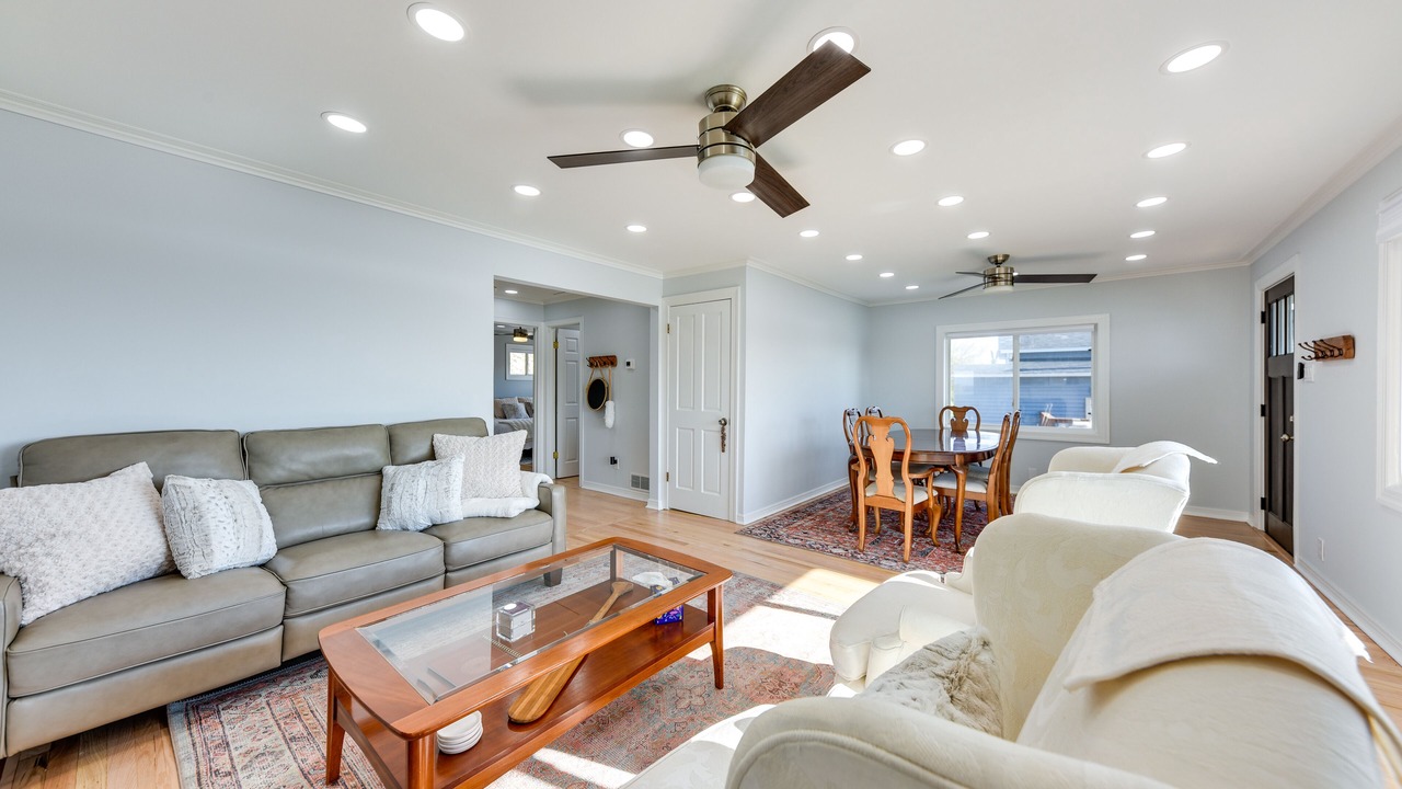 Photo of Livingroom in Fox Lake