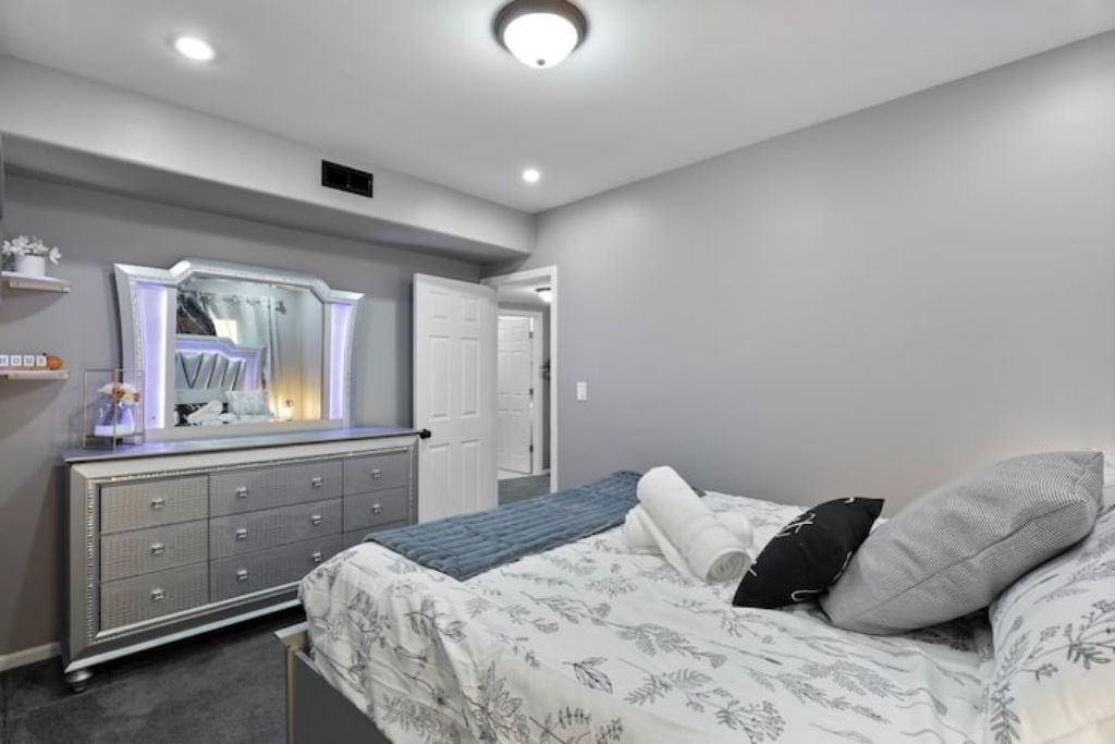 Photo of Bedroom in Belmont Cragin