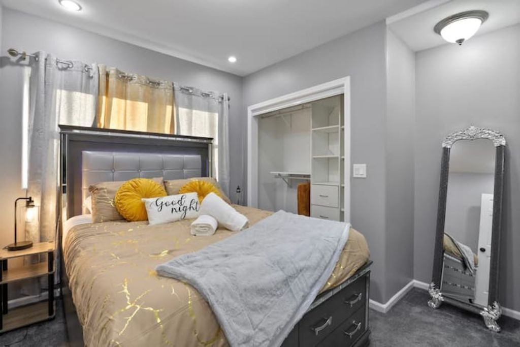 Photo of Bedroom in Belmont Cragin