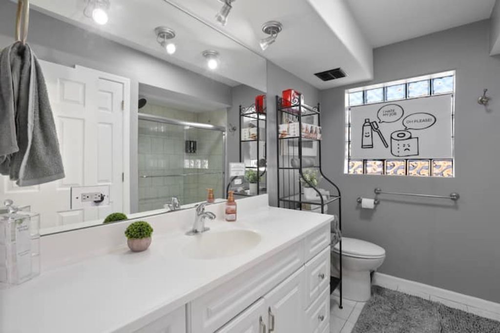 Photo of Bathroom in Belmont Cragin